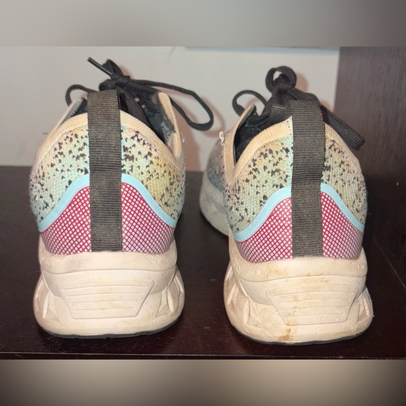 Women’s Athletic Shoes size 10.5 - Picture 3 of 6